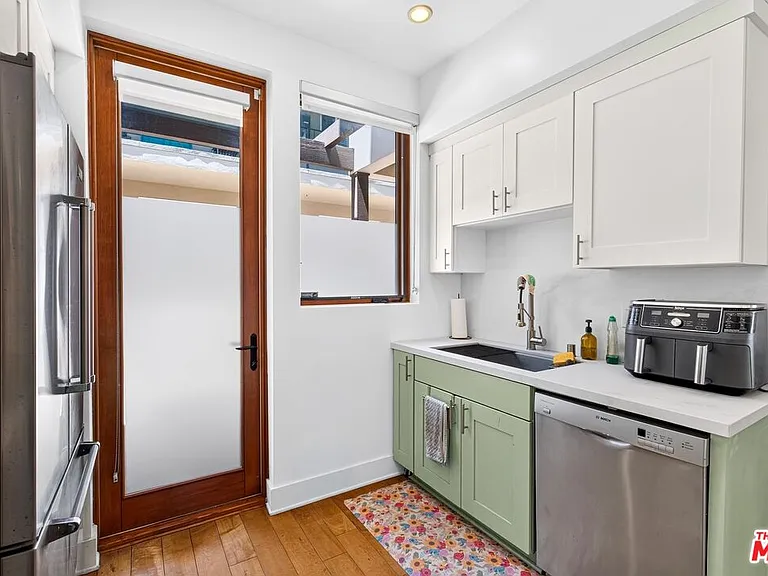 1327 Euclid St #3 — Photo 16