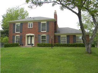 822 Skylark Dr, Louisville, KY 40223