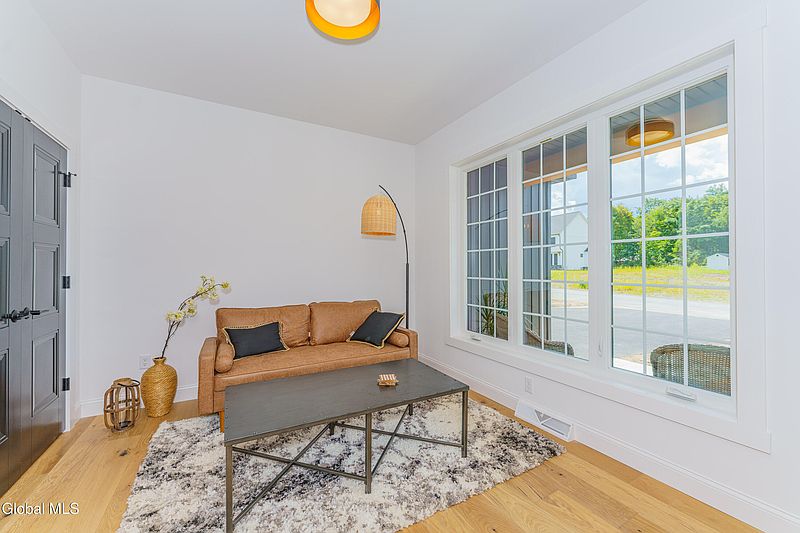 5th image of 72 Schuurman Road
