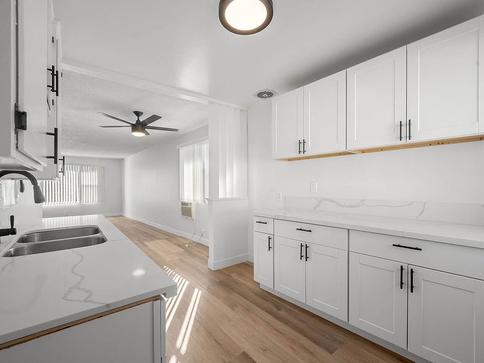 1st image of 3907 Roxanne Ave #4A