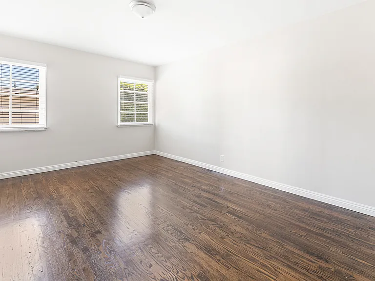 12309 Oxnard St #3 — Photo 13
