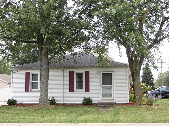 3rd image of 418 W Avenue H
