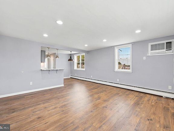 3rd image of 7947 Ferndale St Floor 2