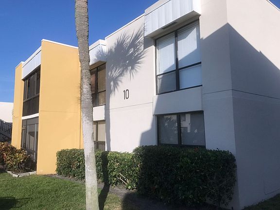 3rd image of 524 Osprey Dr APT 10A