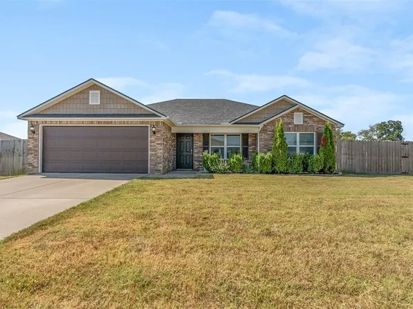 825 NW 67th Ave, Bentonville, AR 72713