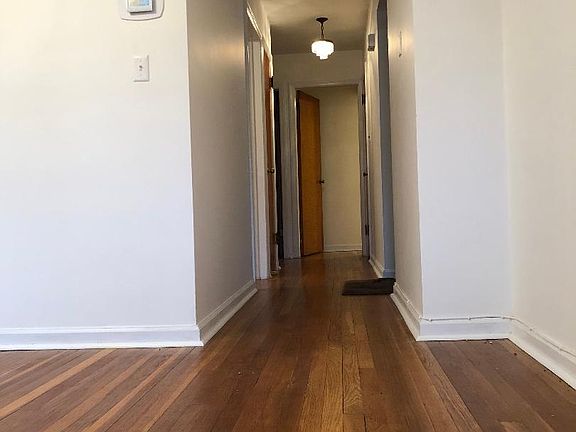 5th image of 115 Sterling Ave