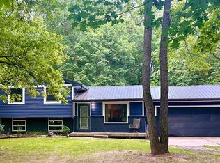 19305 Taylor Lake Rd, Holly, MI 48442