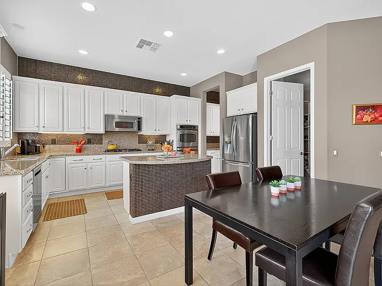 81157 Avenida Sombra — Photo 9