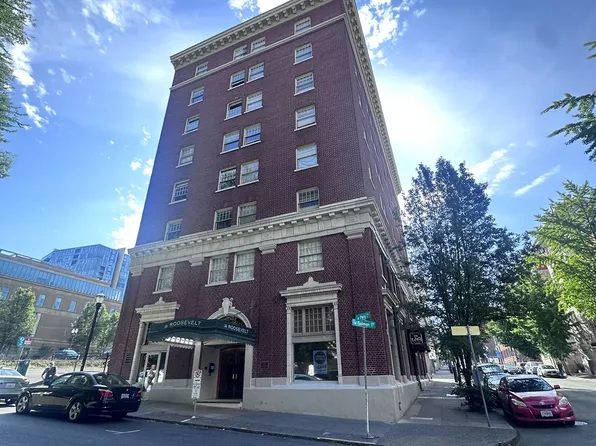 1005 SW Park Ave Unit 707, Portland, OR 97205