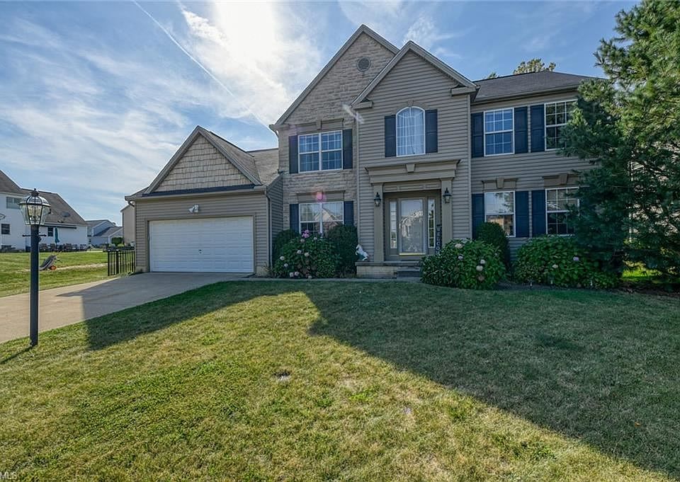 1st image of 796 Castle Haven Way