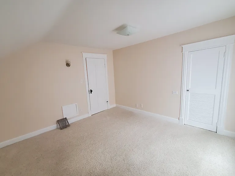 511 Olive St — Photo 6