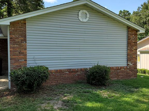 3rd image of 2720 Faringdon Dr