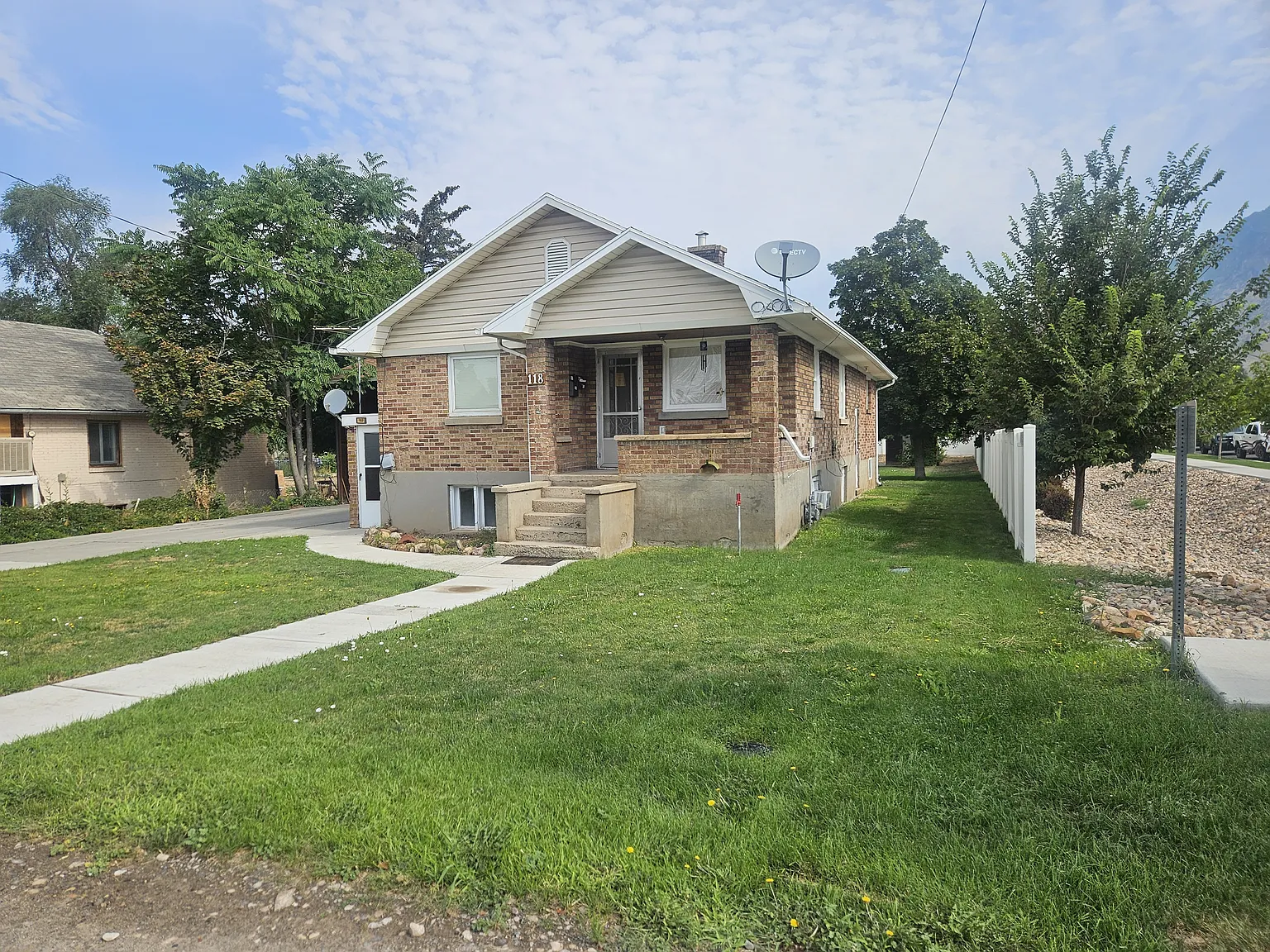 3 bed, 1000 sqft, $1,500 — Photo 1