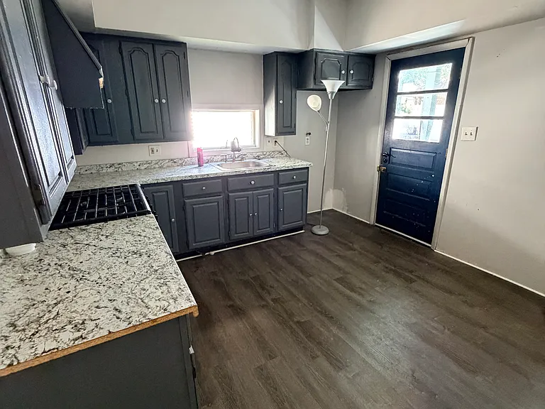 22 Sheldon St — Photo 4