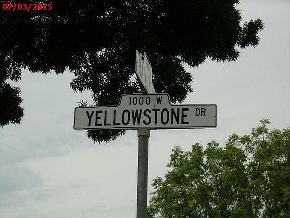 5th image of 1045 W Yellowstone Dr