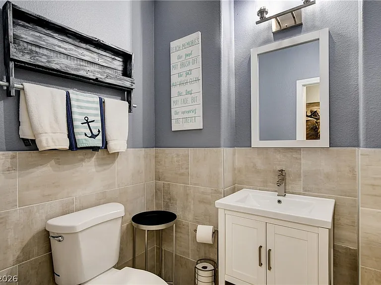 8086 Merlewood Ave — Photo 24