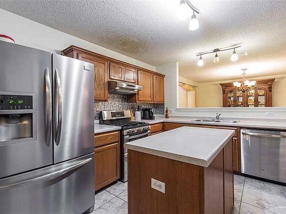 2nd image of 2224 Llano Grande Ln
