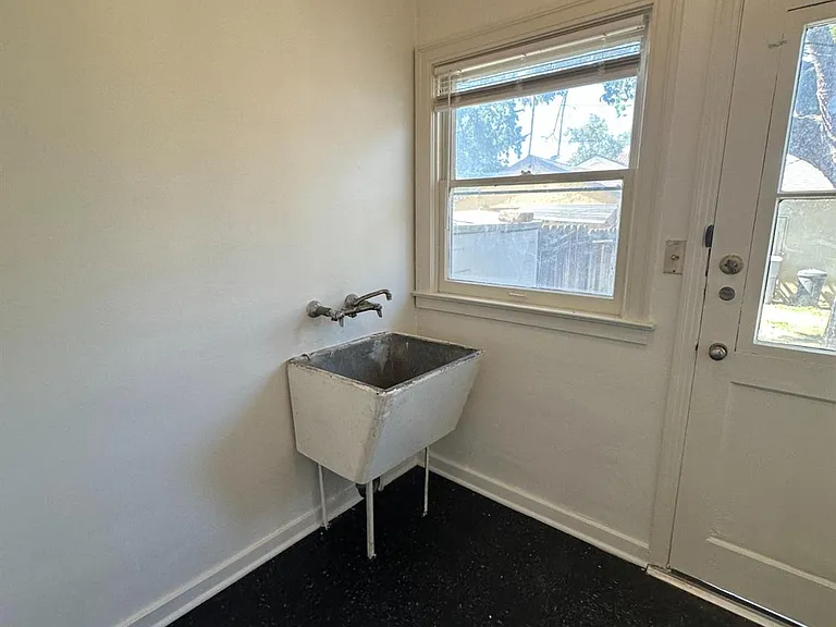 330 W Olive Ave — Photo 12