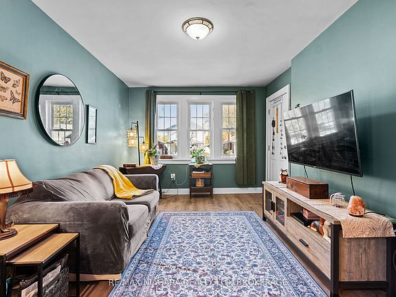 4th image of 128 Adelaide St