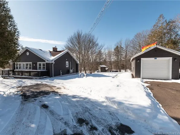 61 Central Ave, Hillsborough, NB E4H 2S4