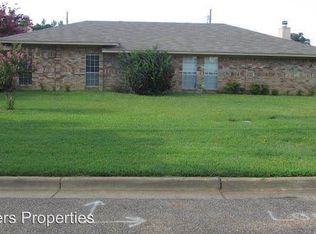 2112B Lee St, Longview, TX 75604