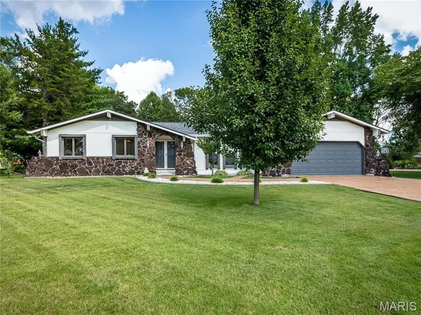 320 Bill Lou Dr, Collinsville, IL 62234