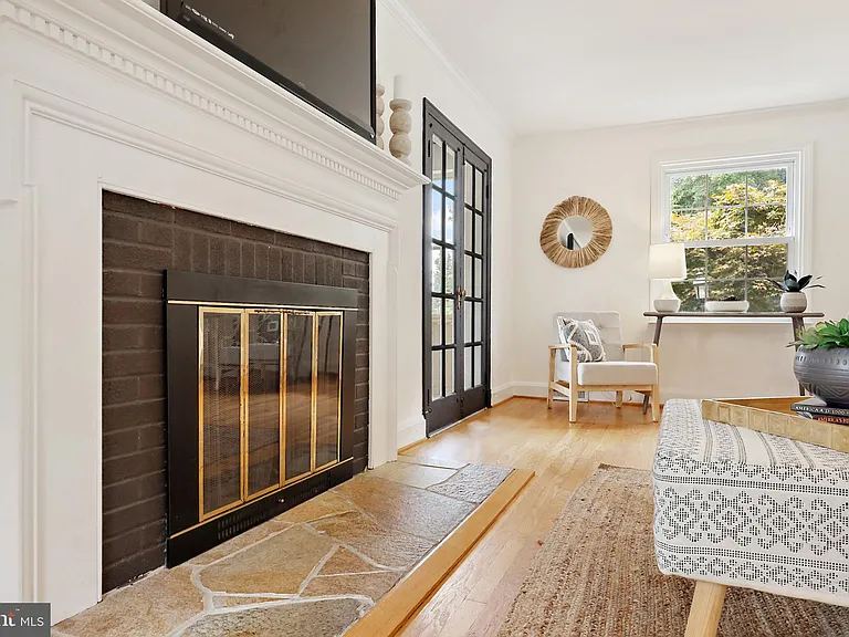 9223 Old Court Rd — Photo 14