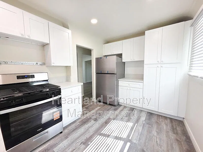 2 bed, 1.5 bath, 900 sqft, $2,325 — Photo 4