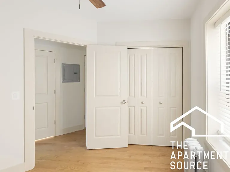 4620 N Winchester Ave #1 — Photo 3