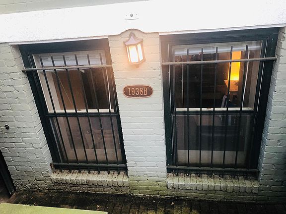 Full sized windows throughout