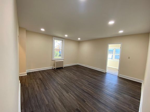 4th image of 25 Henry St Floor 1