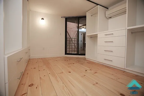 Rented by EXR | media 14