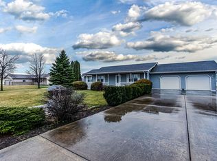 3305 School Dr, Morris, IL 60450