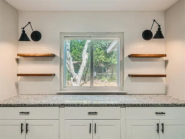 334 Shropshire Dr — Photo 12