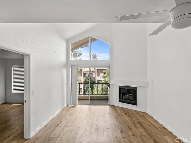 5500 Owensmouth Ave #317 — Photo 1
