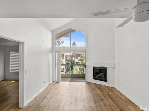 5500 Owensmouth Ave, Woodland Hills, CA