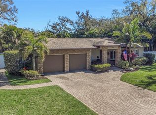 1437 Country Club Rd N, Saint Petersburg, FL 33710