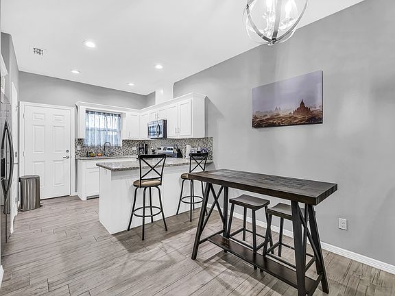 3rd image of 2100 W Harrison St #1