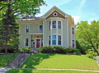 516 5th St S, Stillwater, MN 55082