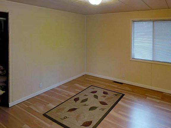 5th image of 898 6th St
