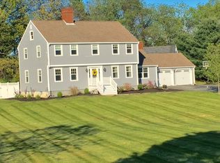 7 Willowdale Ct, Amesbury, MA 01913
