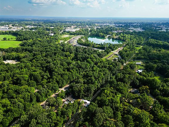 2nd image of 900 Cream Level Rd