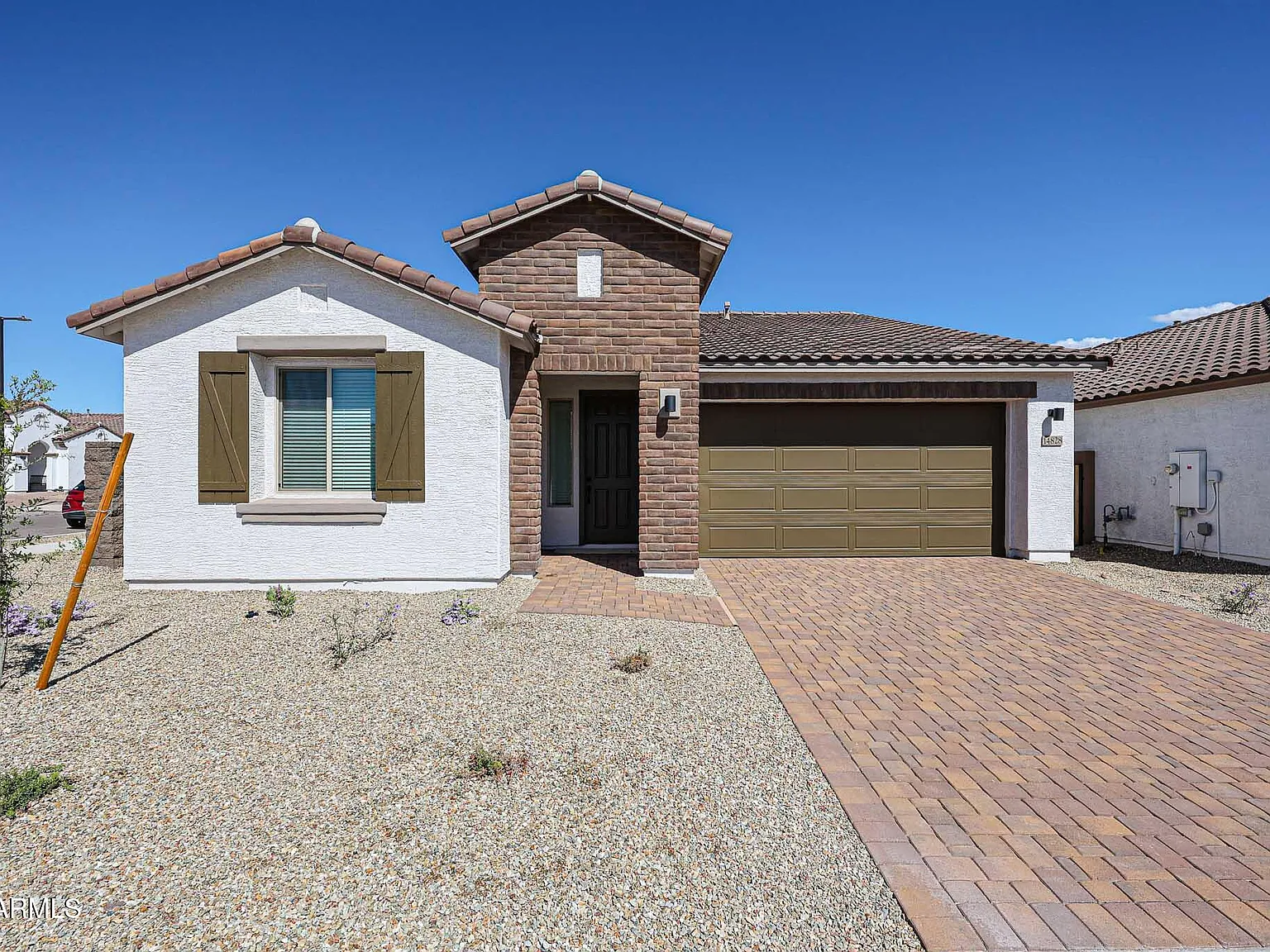 4 bed, 2.0 bath, 1949 sqft, $2,400 — Photo 1