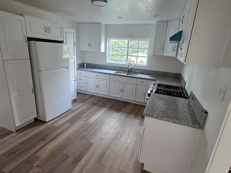 1345 S Flower St — Photo 7
