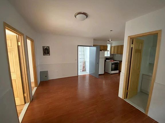 3rd image of 5423 71st St Floor 2