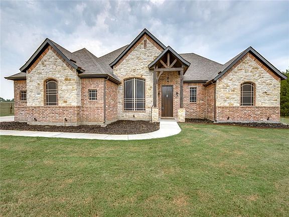 3rd image of 1007 County Road 4108