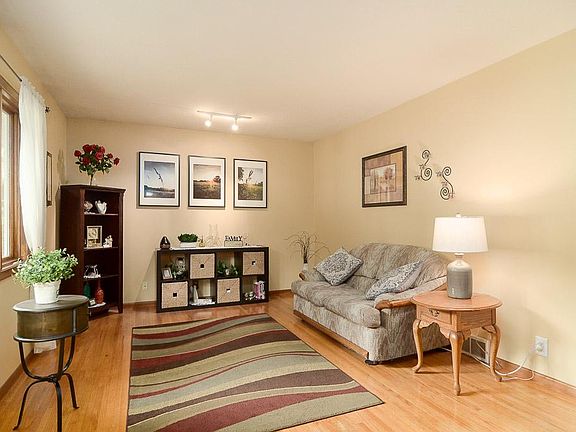 4th image of 56 Dennis Ln N