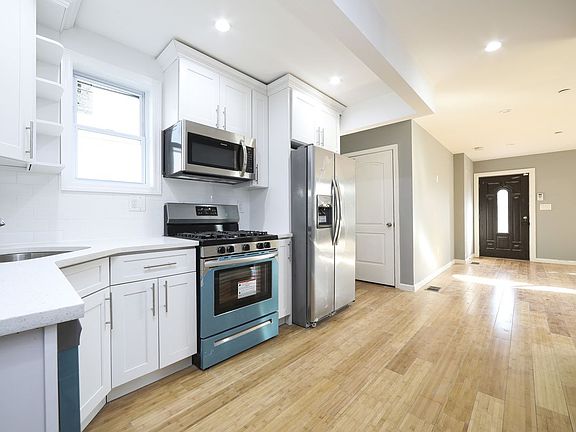3rd image of 14730 224th St