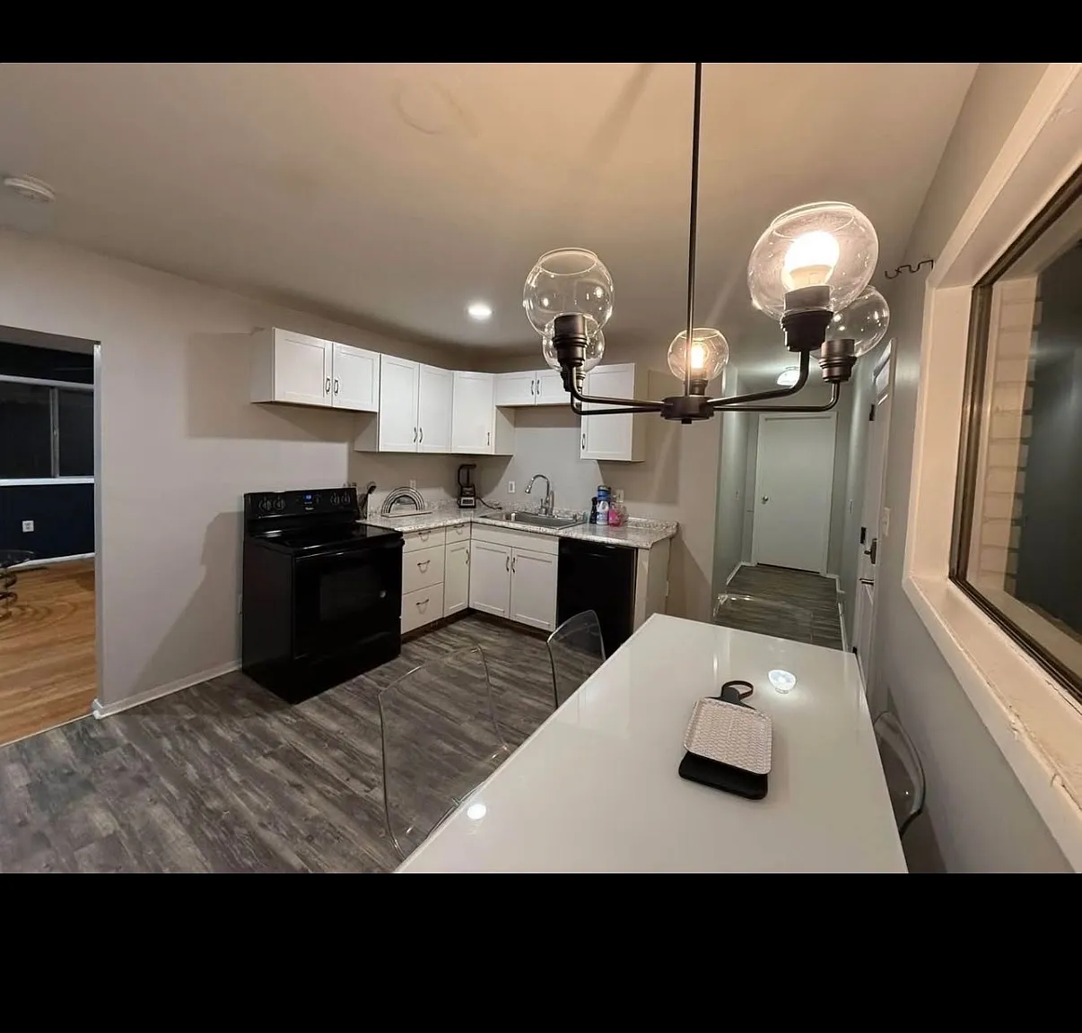 4 bed, 1296 sqft, $2,200 — Photo 3