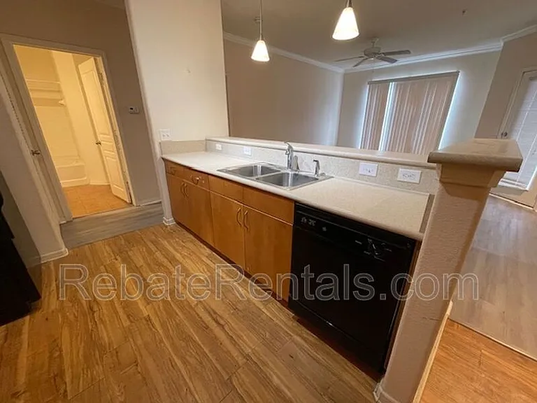 8290 Gate Pkwy #310 — Photo 10
